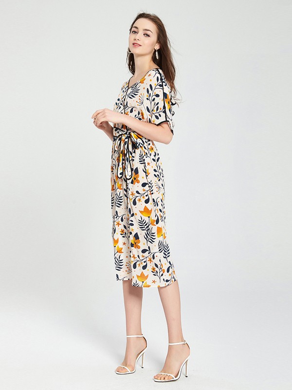 爱弗瑞女装2021春夏季白色印花连衣裙