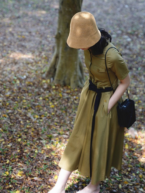 底色2021春夏季绿色纯色连衣裙