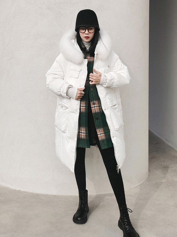 印象主题2020秋冬季白色带毛领羽绒服