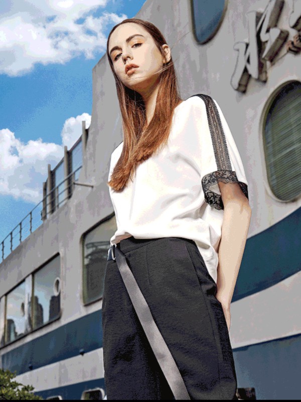 藏九2021春夏季白色蕾丝T恤