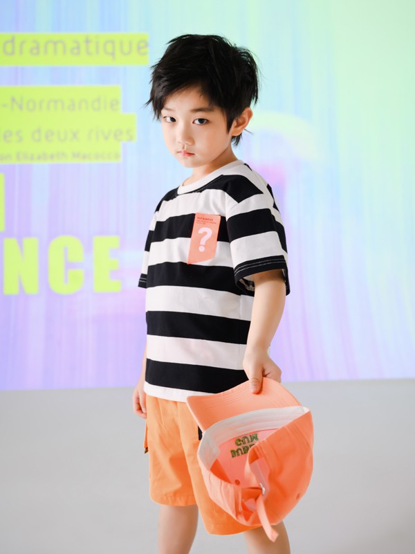 西瓜王子2021夏季黑色条纹T恤