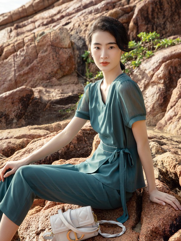 千百惠2021春夏季绿色纯色套装