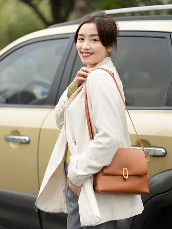 韩素生活2021女士棕色单肩包