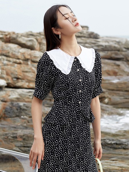 E+vonuol2021春夏季黑色波点套装