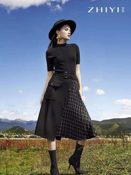 芝仪2021春夏季黑色拼接连衣裙