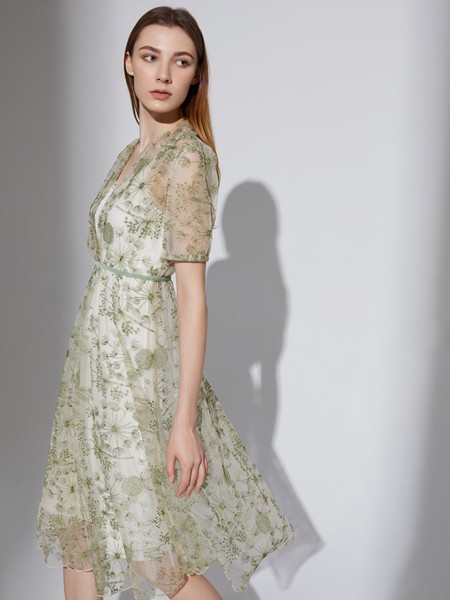 奥伦提2021春夏季印花连衣裙