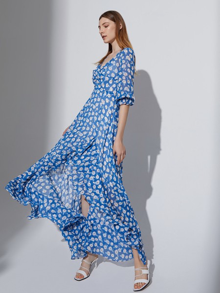 奥伦提女装2021春夏季波点连衣裙