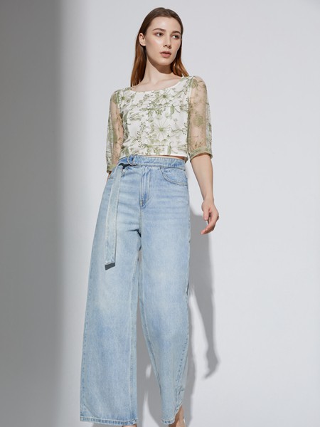 奥伦提女装2021春夏季绿色印花打底衫