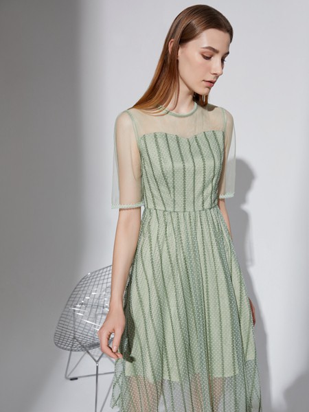 奥伦提女装2021春夏季条纹连衣裙