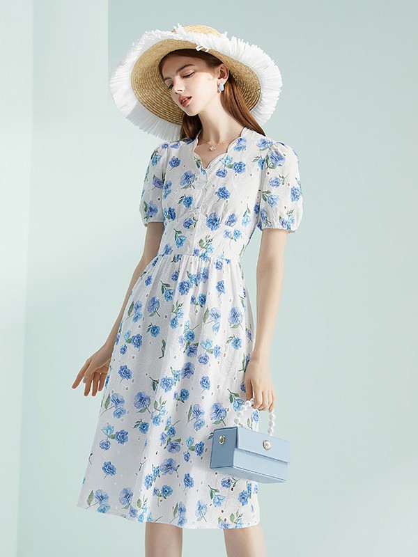 朗文斯汀2021春夏季浅蓝色波点连衣裙