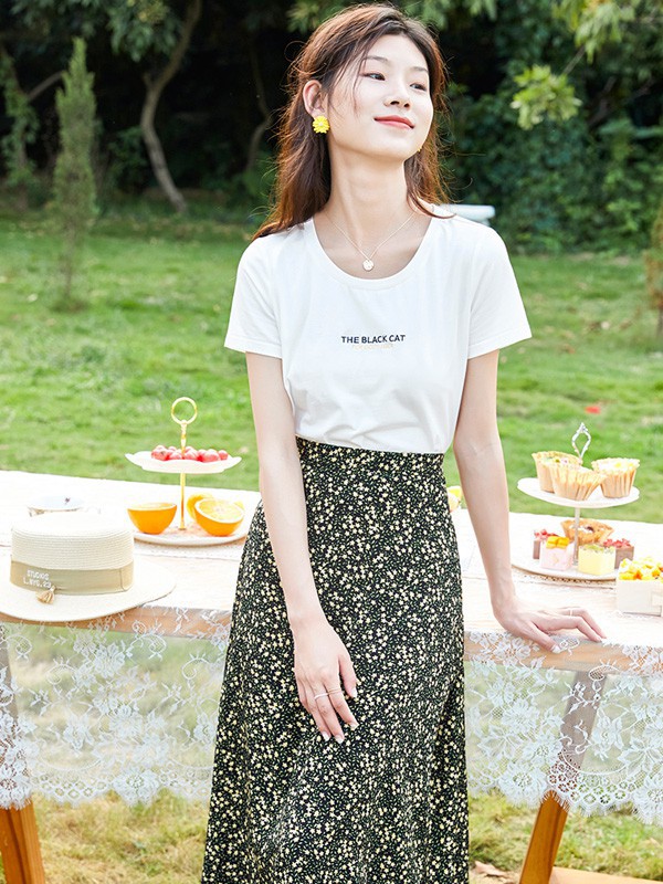 朵以2021春夏季白色字母T恤