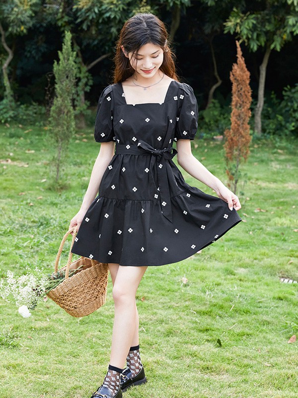 朵以2021春夏季黑色波点连衣裙