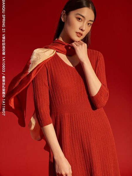 浅秋2021春夏季红色连衣裙