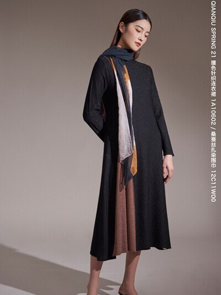 浅秋女装2021春夏季拼色连衣裙