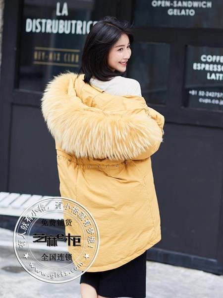 芝麻E柜女装2021秋冬季黄色印花羽绒服