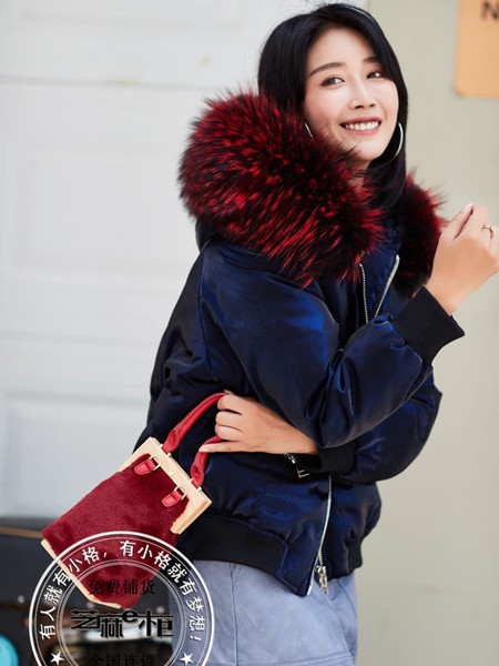 芝麻E柜女装2021秋冬季藏蓝色羽绒服