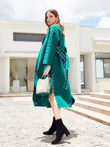 纤K&CH2021春夏季绿色大衣