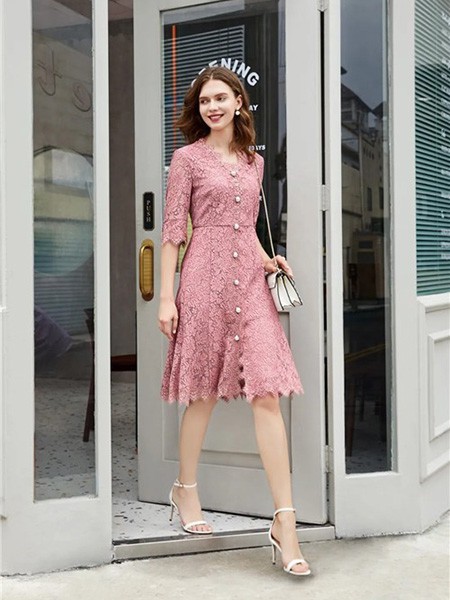 纤K&CH女装2021春夏季粉色宽松连衣裙