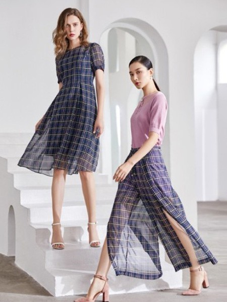 纤K&CH女装2021春夏季藏蓝色高腰连衣裙