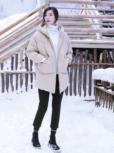 衣号女神女装2021秋冬季米色羽绒服