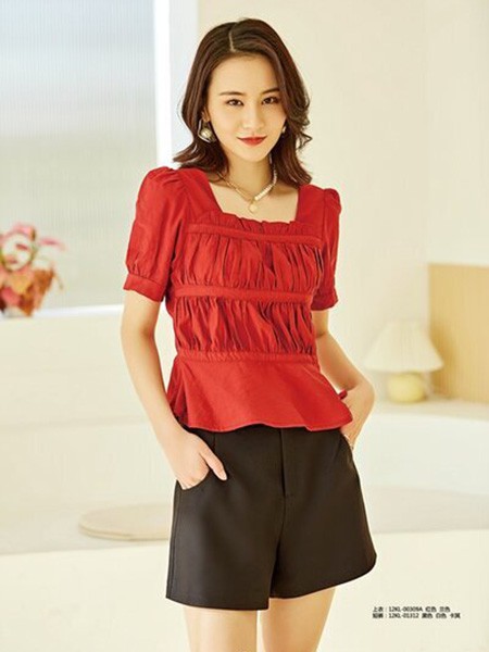 爱诗帛雅女装2021春夏季红色上衣