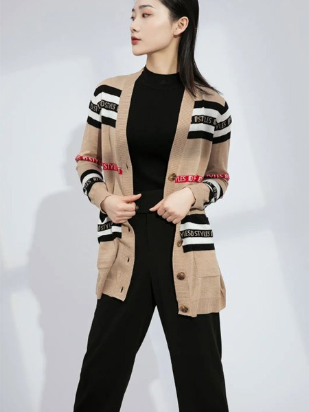 允硕2021春夏季棕色印花针织衫