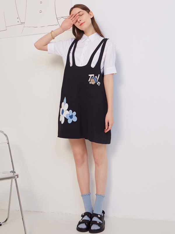 维尼熊女装2021春夏季黑色印花背带裙