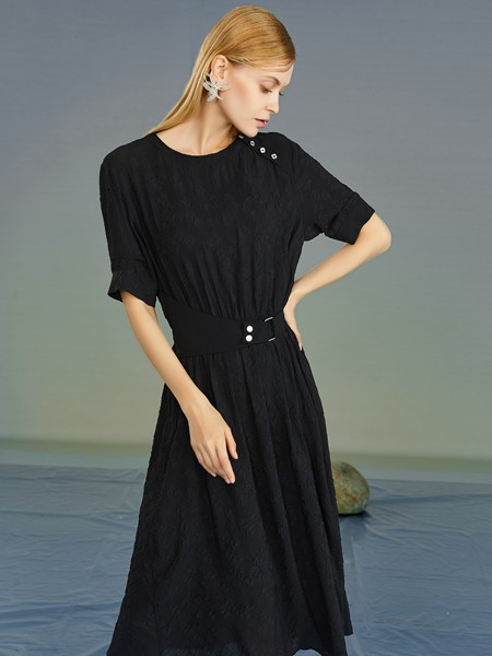 婕依妮2021春夏季黑色纯色连体衣