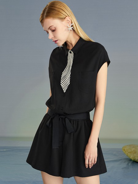 婕依妮2021春夏季黑色纯色衬衫