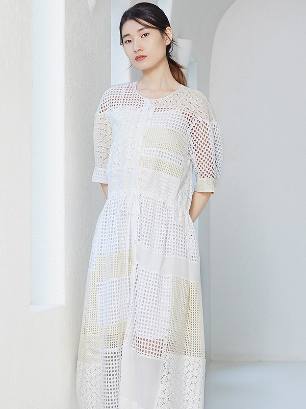 README女装2021春夏季白色镂空连衣裙