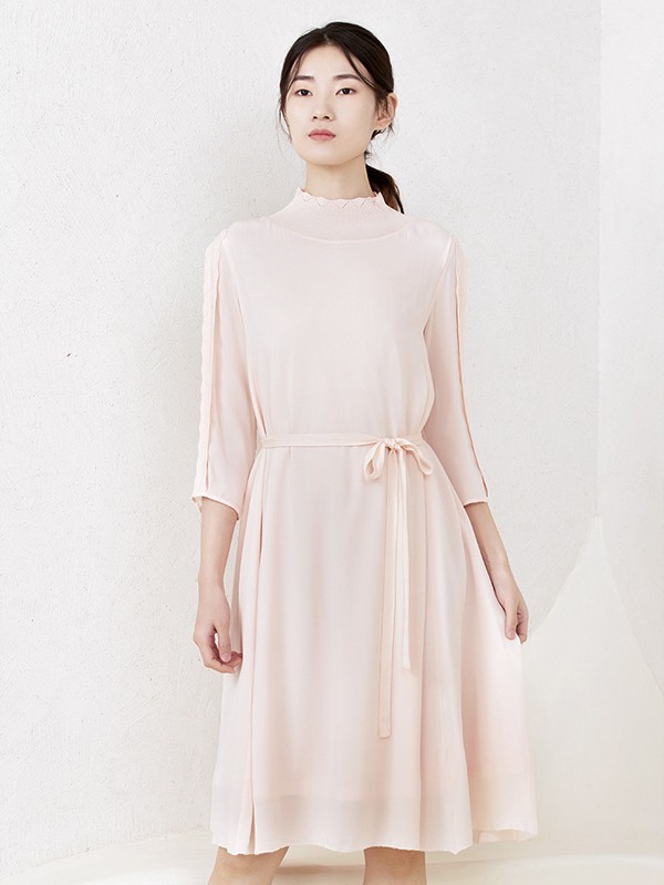 README女装2021春夏季粉色纯色连衣裙