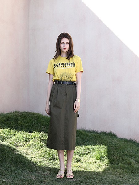 梵凯2021春夏季黄色印花T恤