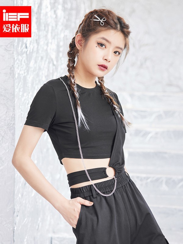 爱依服2021春夏季黑色纯色短裙