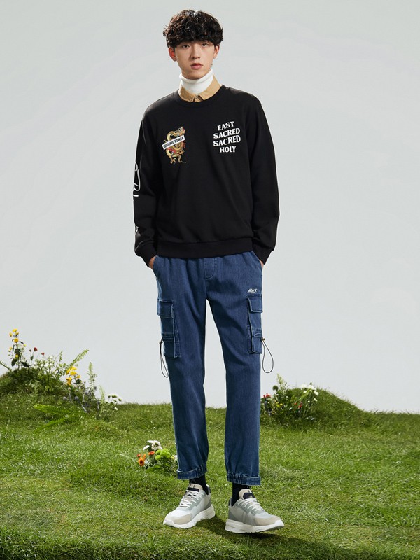 马克华菲2021春夏季黑色印花T恤