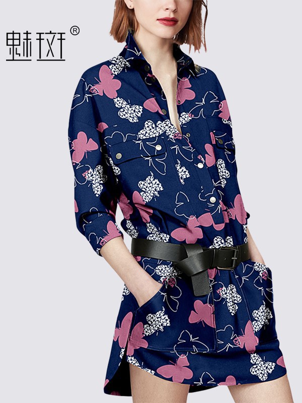 魅斑女装2021春夏季藏蓝色印花上衣