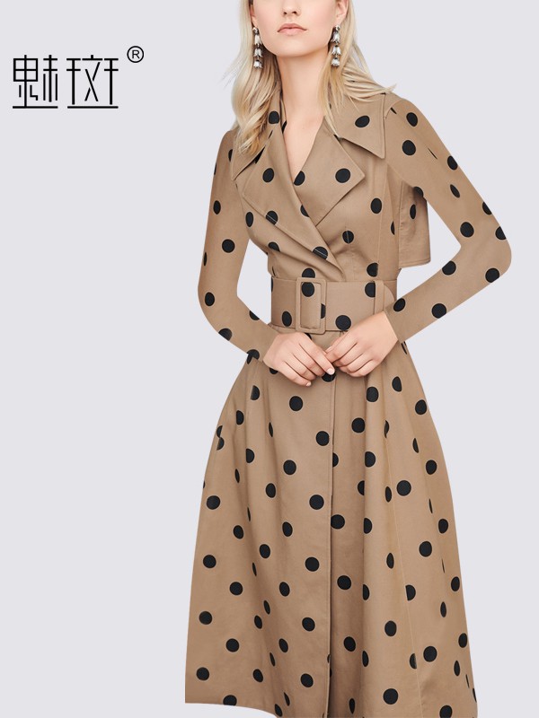 魅斑女装2021春夏季驼色波点大衣