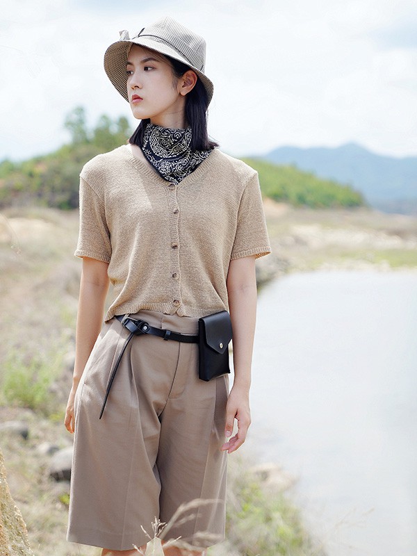 底色2021秋冬季棕色纯色针织衫