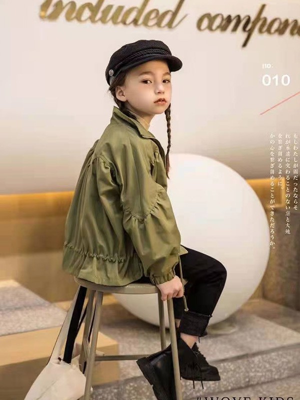 喔也童装2021秋冬季军绿色纯色外套
