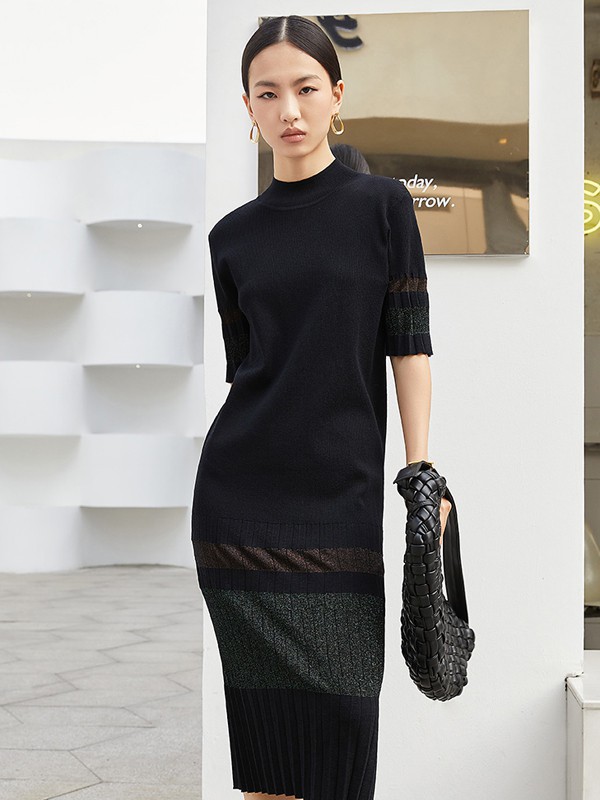 真我永恒2021春夏季黑色收腰连衣裙