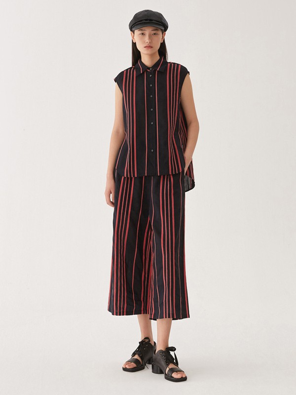 噢姆2021春夏季酒红色条纹套装