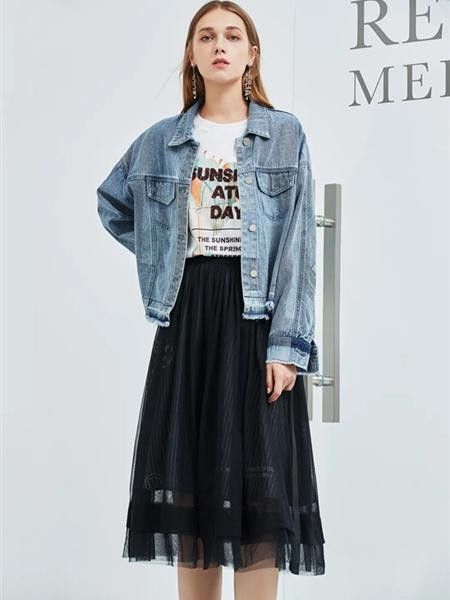 尤西子2021秋冬季白色印花T恤