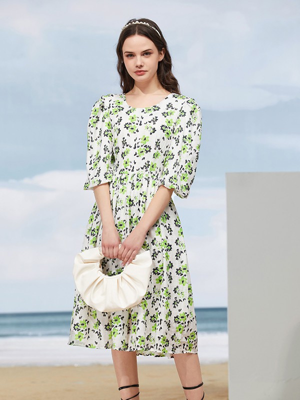 Vougeek2021春夏季白色印花连衣裙