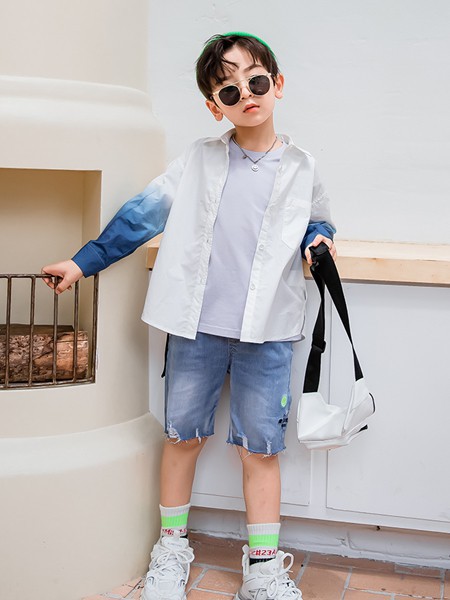 两个小朋友童装2021春夏季蓝色纯色短裤