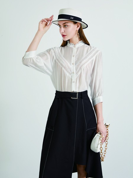 简约风情2021春夏季白色纯色雪纺衫