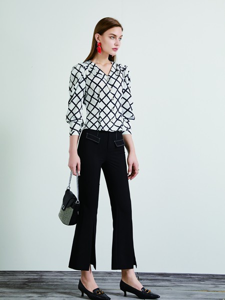 简约风情2021春夏季白色格子衬衫