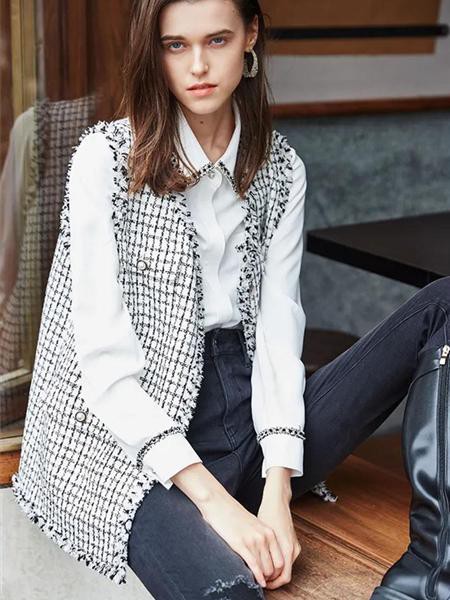 如缤2021秋冬季白色格子马夹