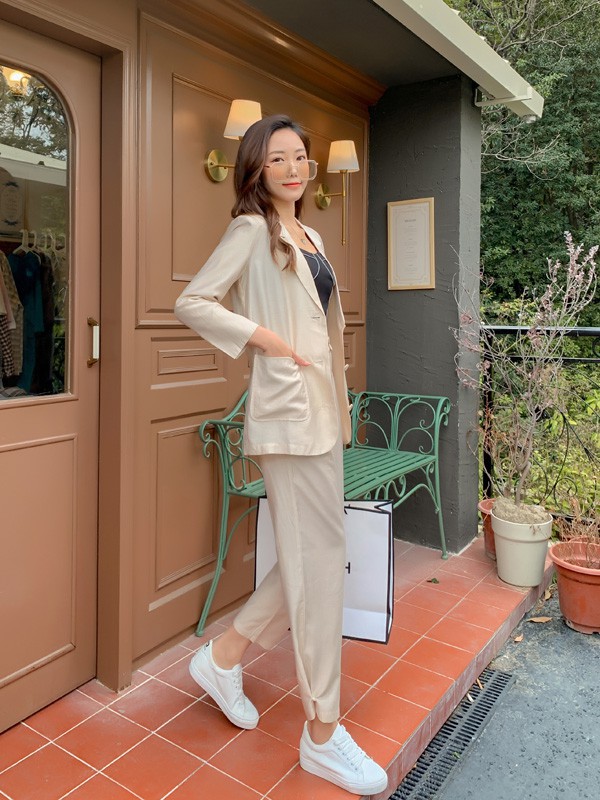 天使韩城女装2021春夏季米色纯色西装