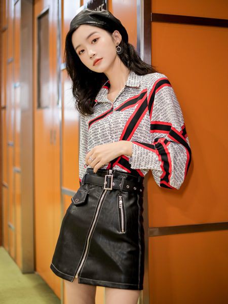 芊伊朵女装2021春夏季黑色纯色短裙