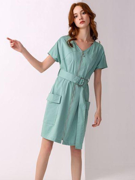 尚来女装2021春夏季绿色纯色连衣裙