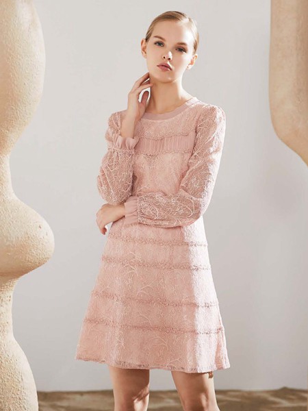 艺梦来女装2021春夏季粉色纯色连衣裙